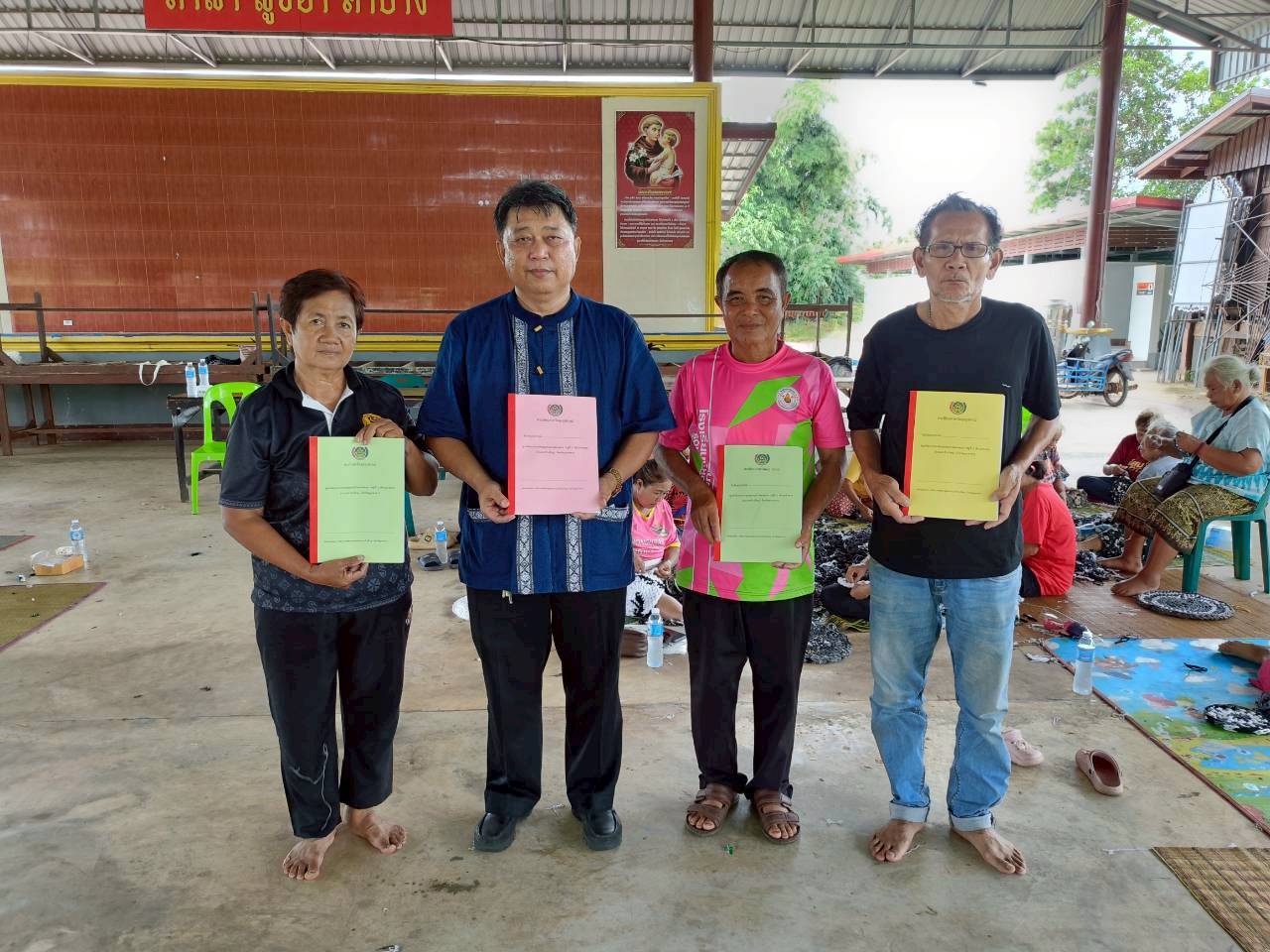 พช.หว้านใหญ่ ดำเนินโครงการส่งเสริมการแก้ไขปัญหาหนี้สินครัวเรือน "สำนึกดี แผนดี บริหารหนี้ได้" (ฝึกอาชีพ)